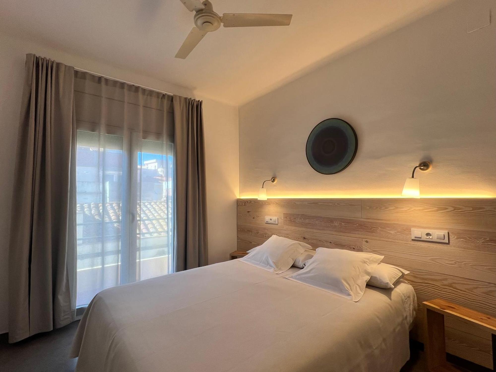 Hostal Rom Familiar Росас Экстерьер фото